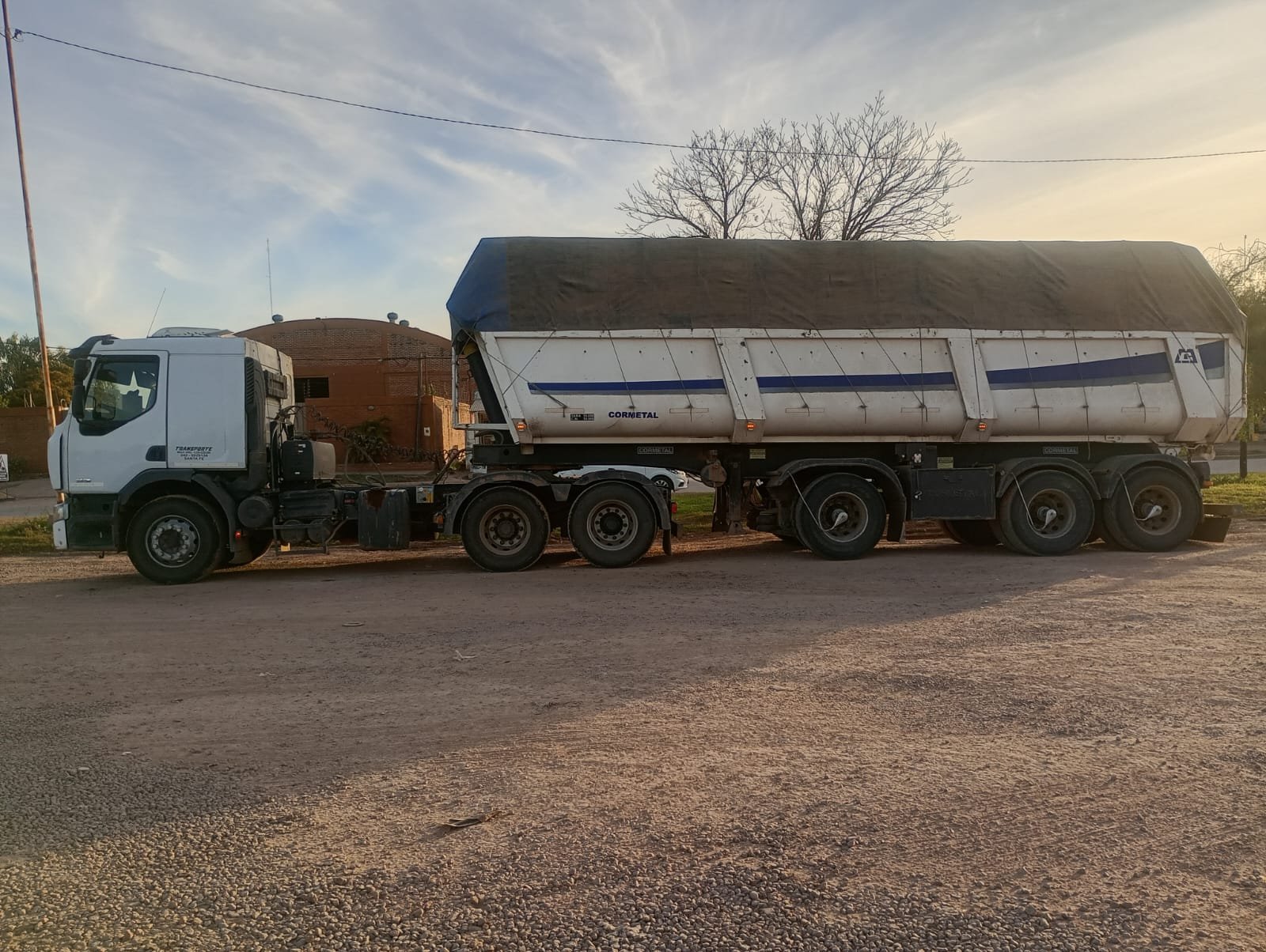 Truck with dump trailer - GENERAL CARGO
